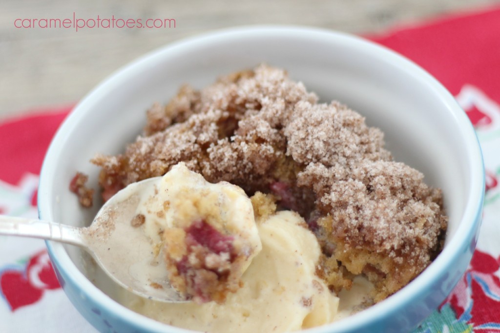 rhubarb crumb cake 